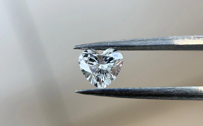 heart shaped loose diamond